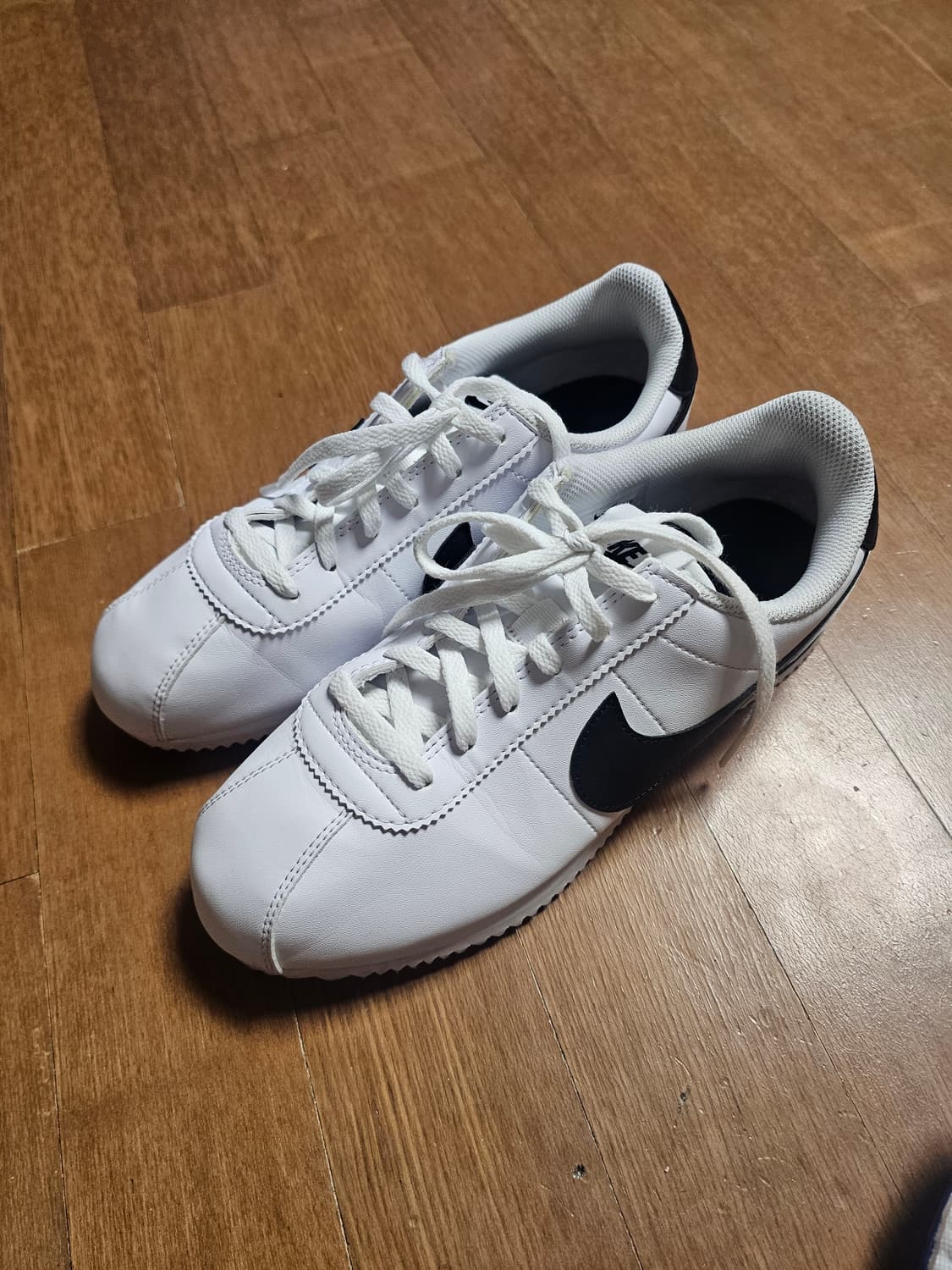 나이키 코르테즈 흰검 240mm 상품이미지2