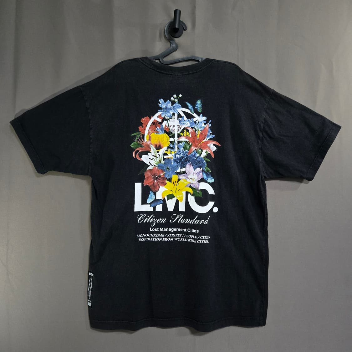 No.21 LMC 나비 플라워 반팔 그래픽 티셔츠 블랙 상품이미지4