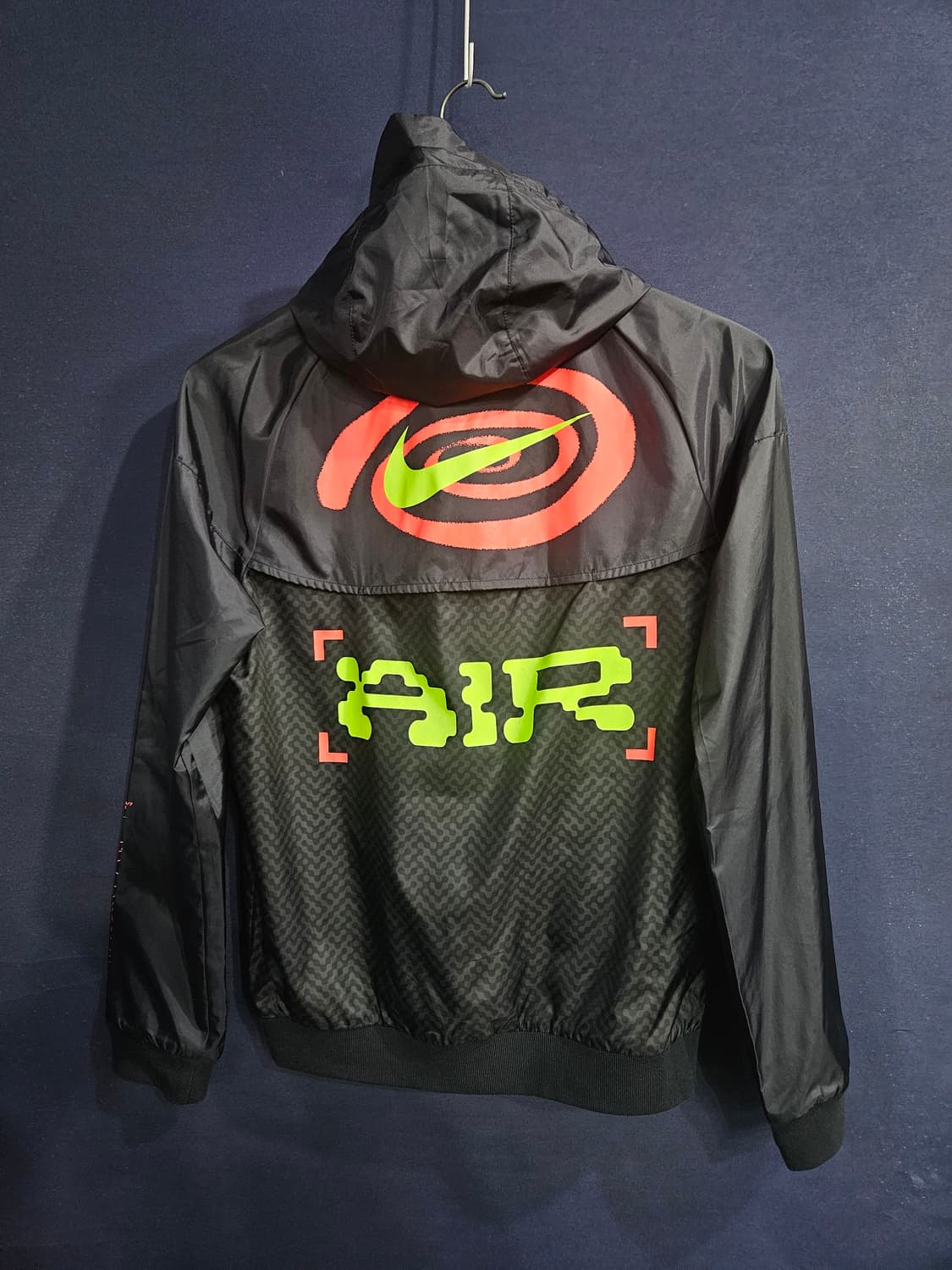 나이키 프린팅 블랙 남성 90~95 바람막이 후드집업 자켓  상품이미지2