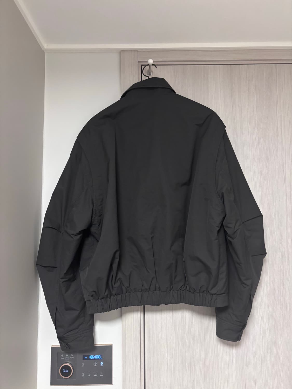 아모멘토 코튼 나일론 패디드 점퍼 블랙 - 24FW 상품이미지5