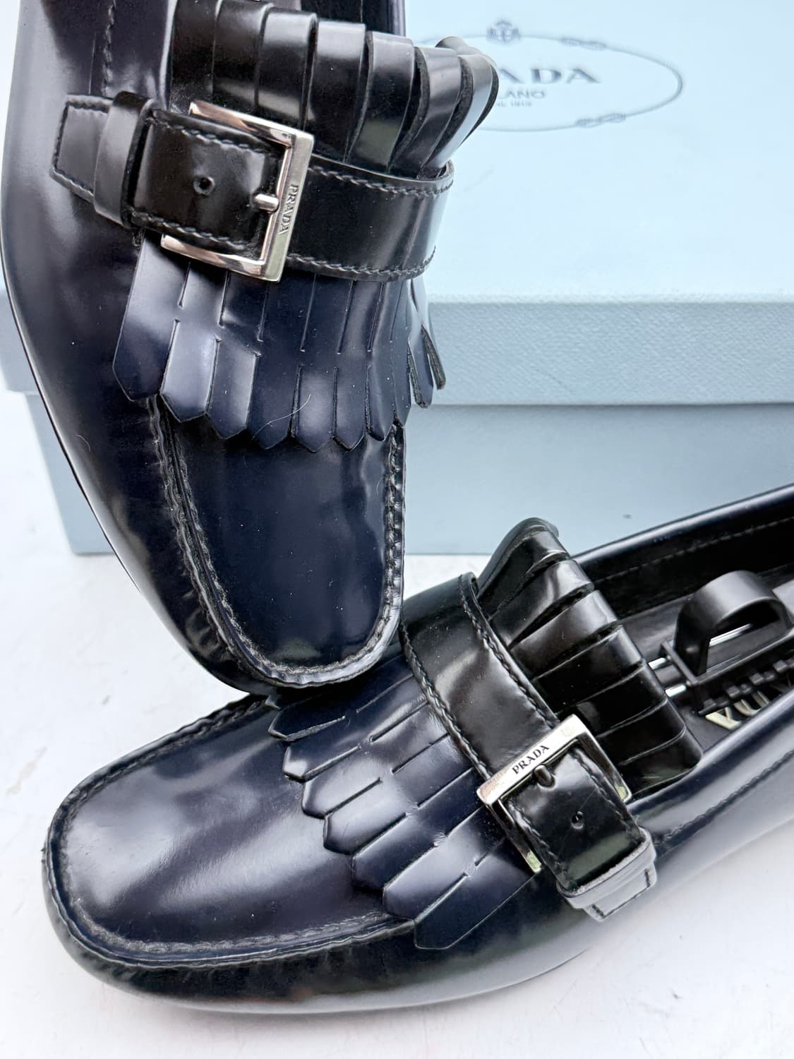 정품)프라다로퍼260 상품이미지3