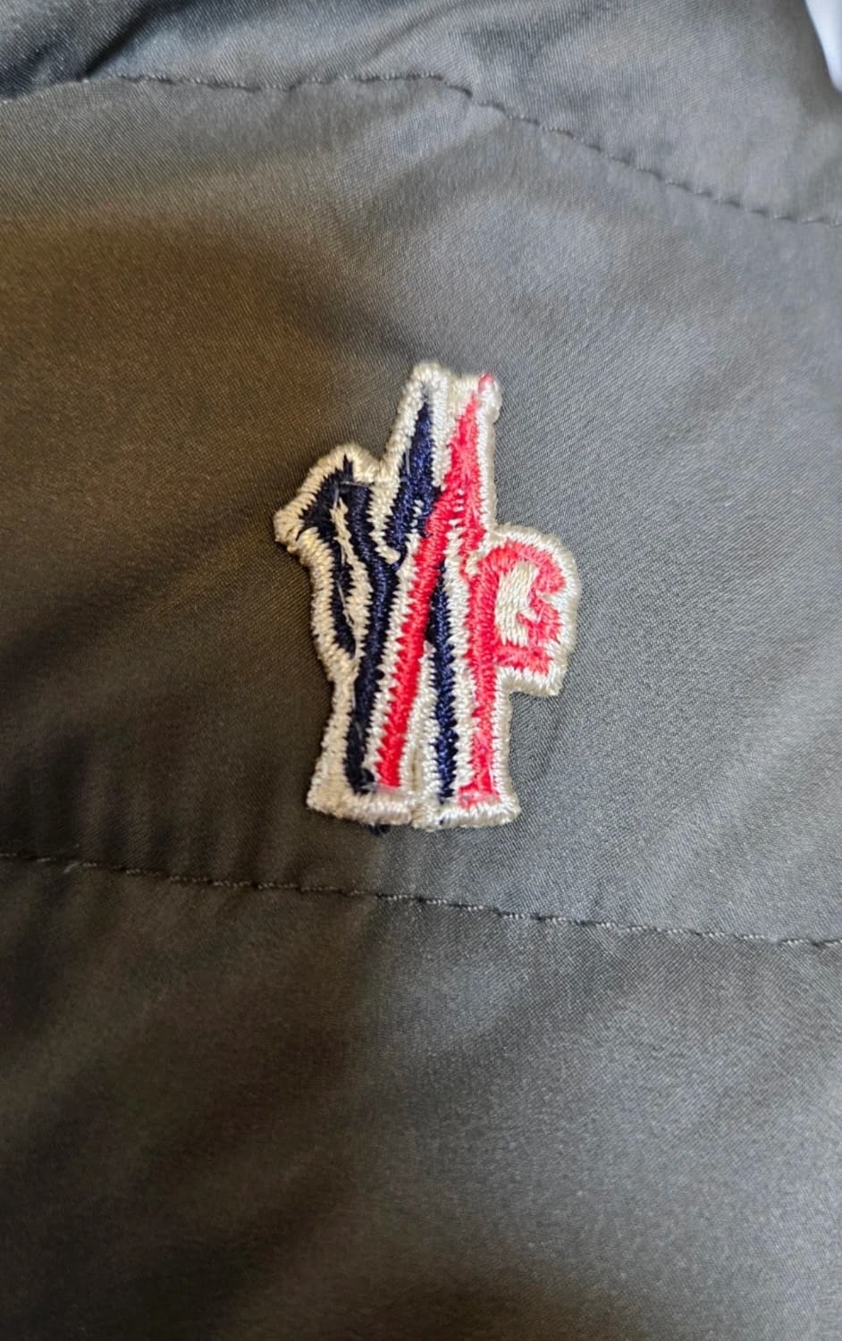 몽클레어 그레노블 카키 구스다운(4)
 상품이미지4