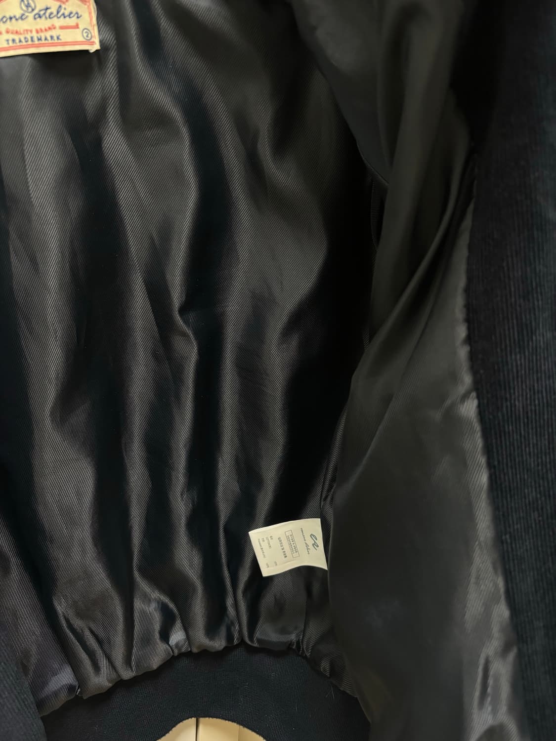 반원아뜰리에 바시티 판매합니다 상품이미지3