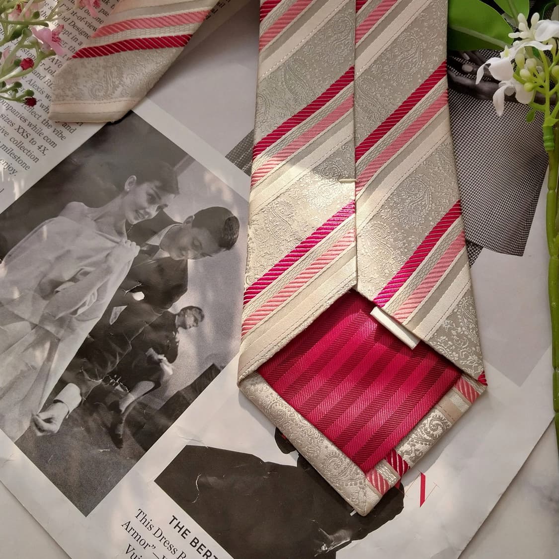 발망 실크 아이보리 레지멘탈 자카드 넥타이 9.1cm A등급 K1656
 상품이미지8