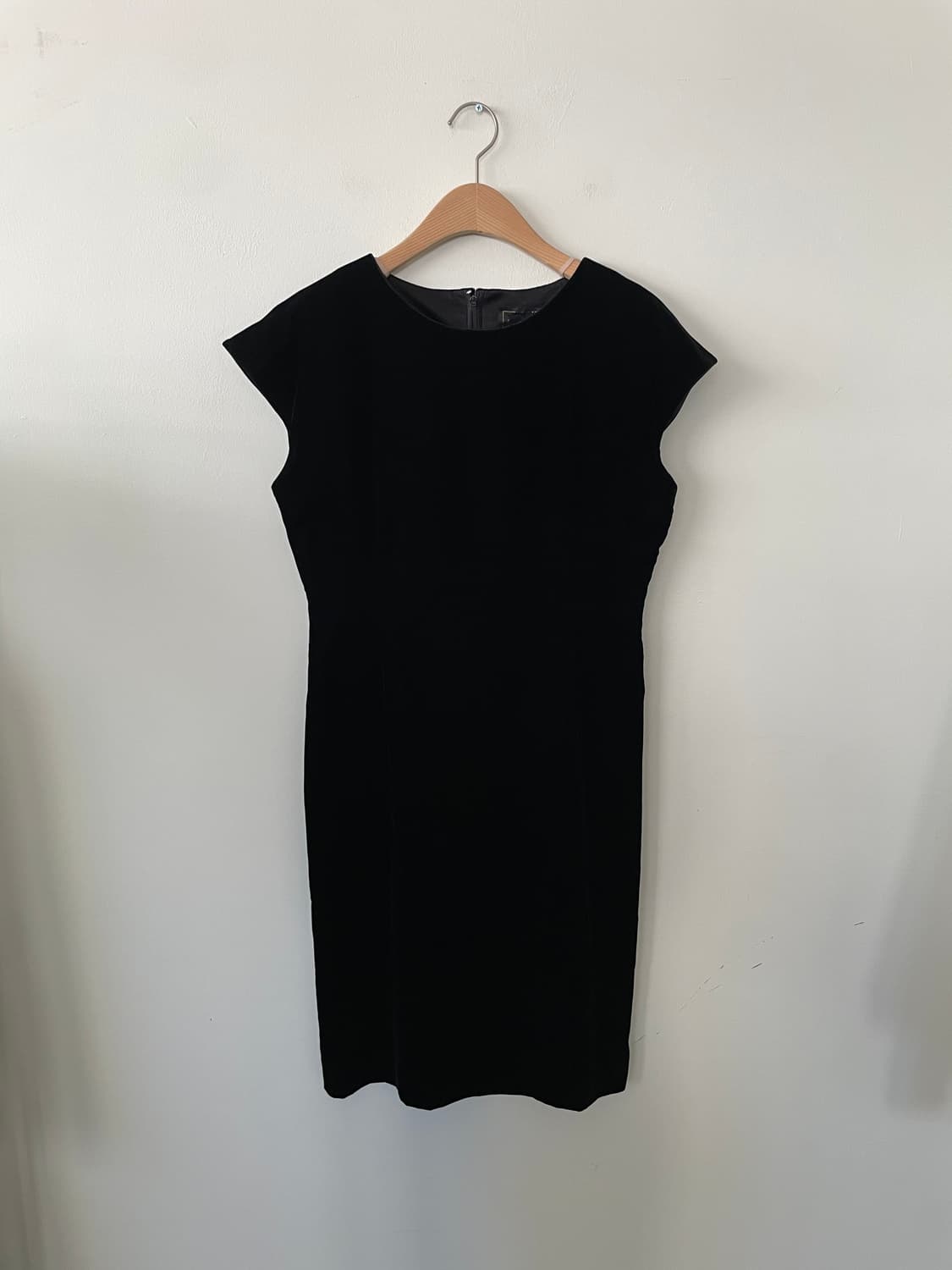 vintage black cap sleeve velvet dress 상품이미지1