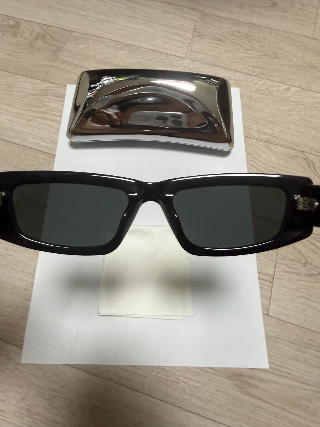 젠틀몬스터 실버클라우드(01)팝니다. 상품이미지4