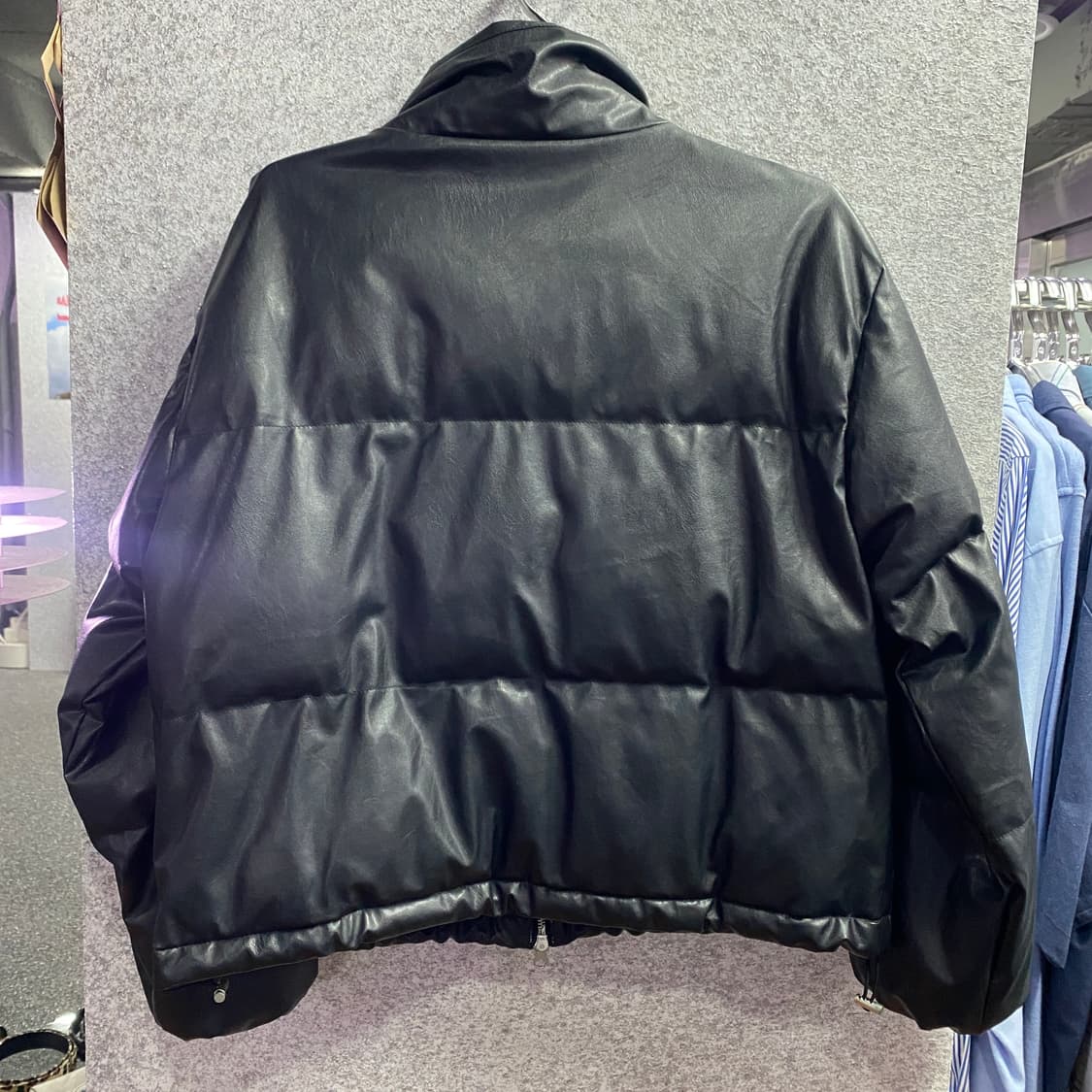 오디너리 홀리데이 크롭 블랙 레더 패딩 B3929 상품이미지4