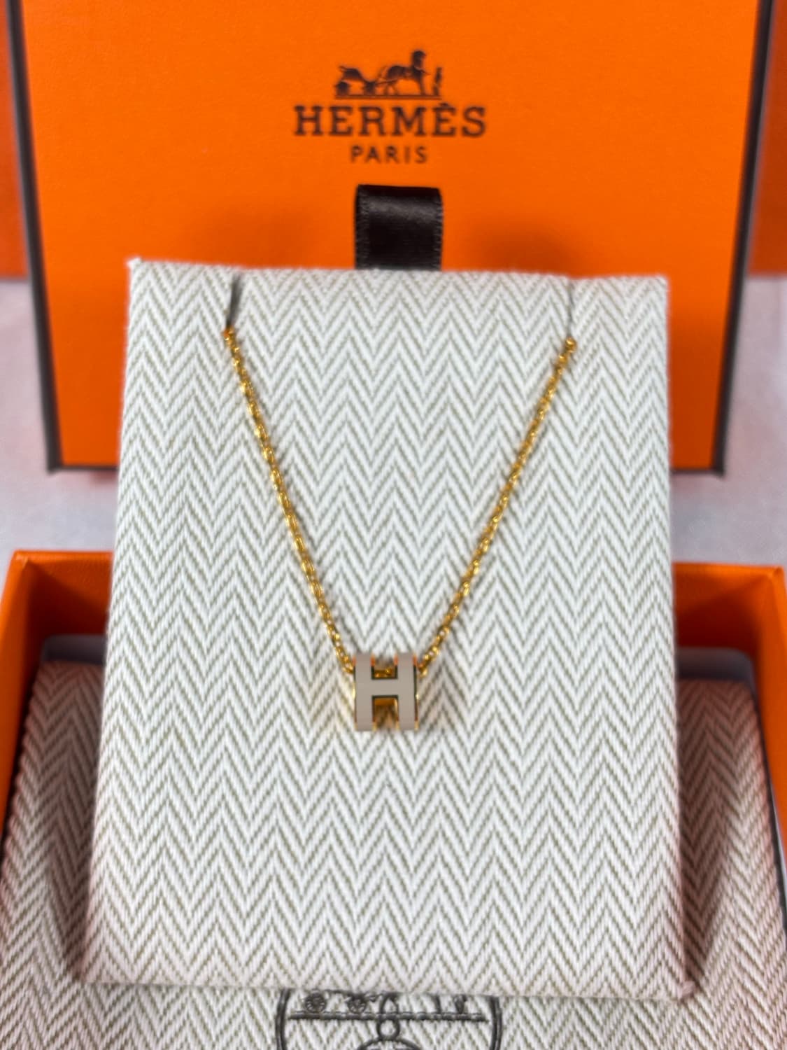 (새상품급/25년식)에르메스 팝아슈 골드 마롱글라세 상품이미지3