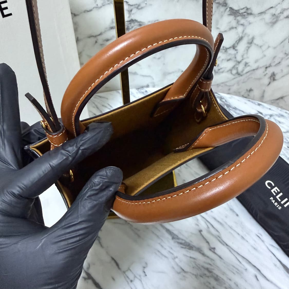 셀린느 트리옹프 캔버스 카바스 미니 토트백 크로스백
미니 상품이미지8