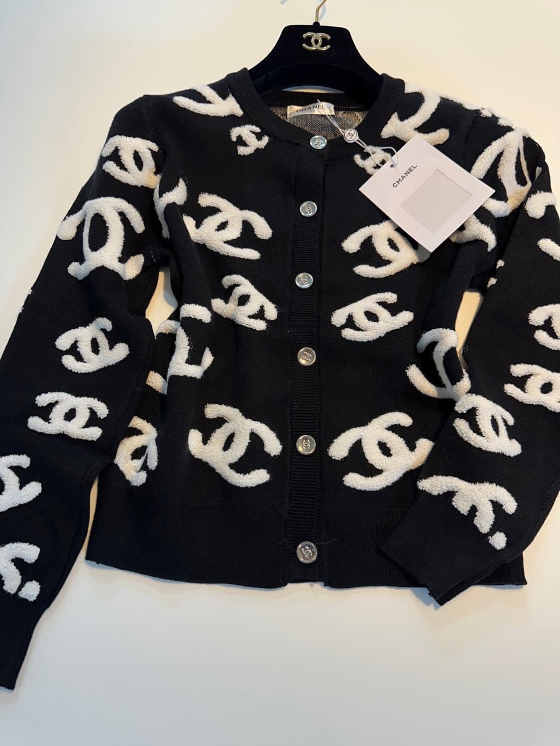 (새상품)샤넬로고가디건 상품이미지9