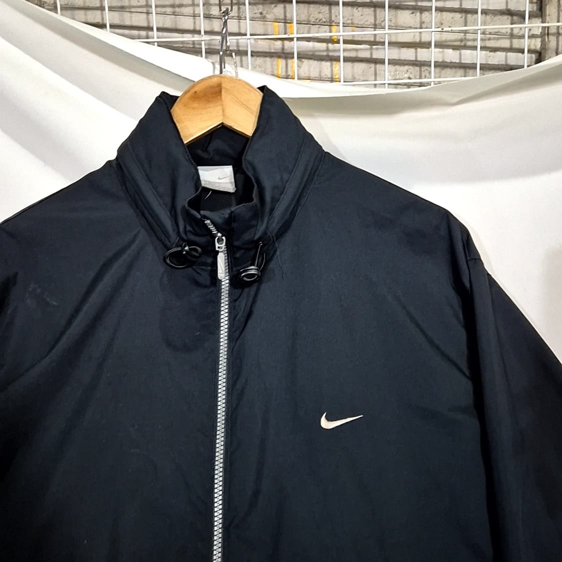 나이키 솔로스우시 바람막이 상품이미지2