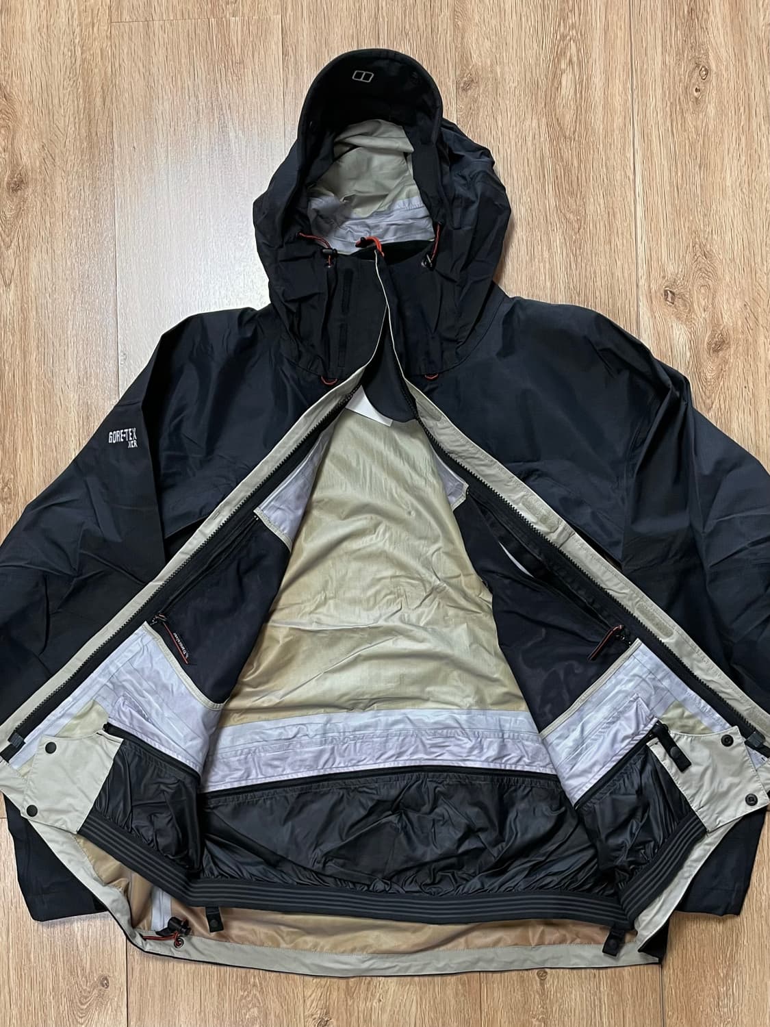 국내 유일 버그하우스 고어텍스 XCR 샘플 고프코어 윈드브레이커 자켓 상품이미지5