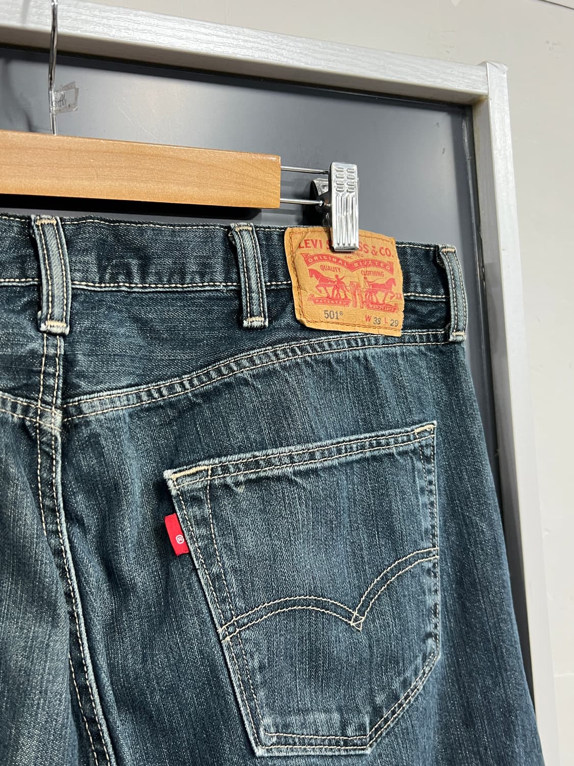 Levis 리바이스 501 버튼플라이 데님 팬츠 상품이미지2