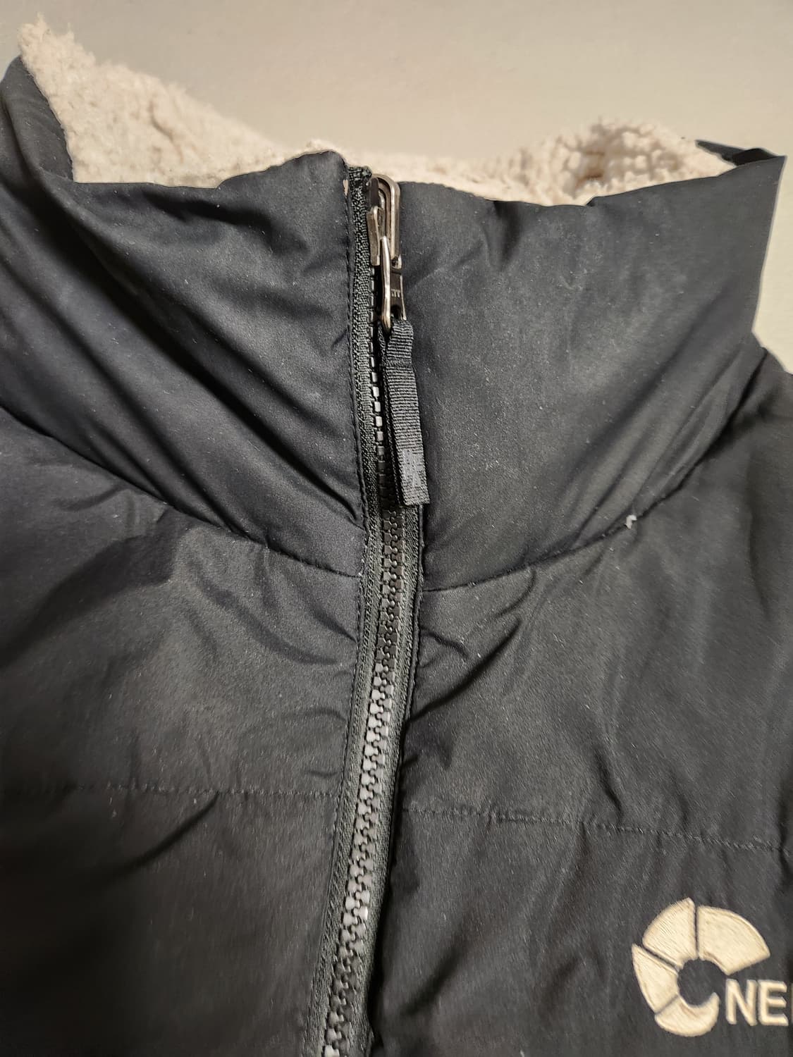 네파 리버시블 다운 양면 자켓 105사이즈

검정은 오염 하자없이 깨끗하 상품이미지5