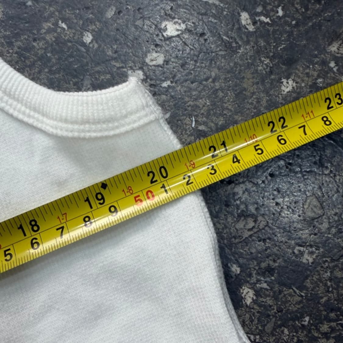 100 우영미 스퀘어로고 슬리브리스 나시 상품이미지8