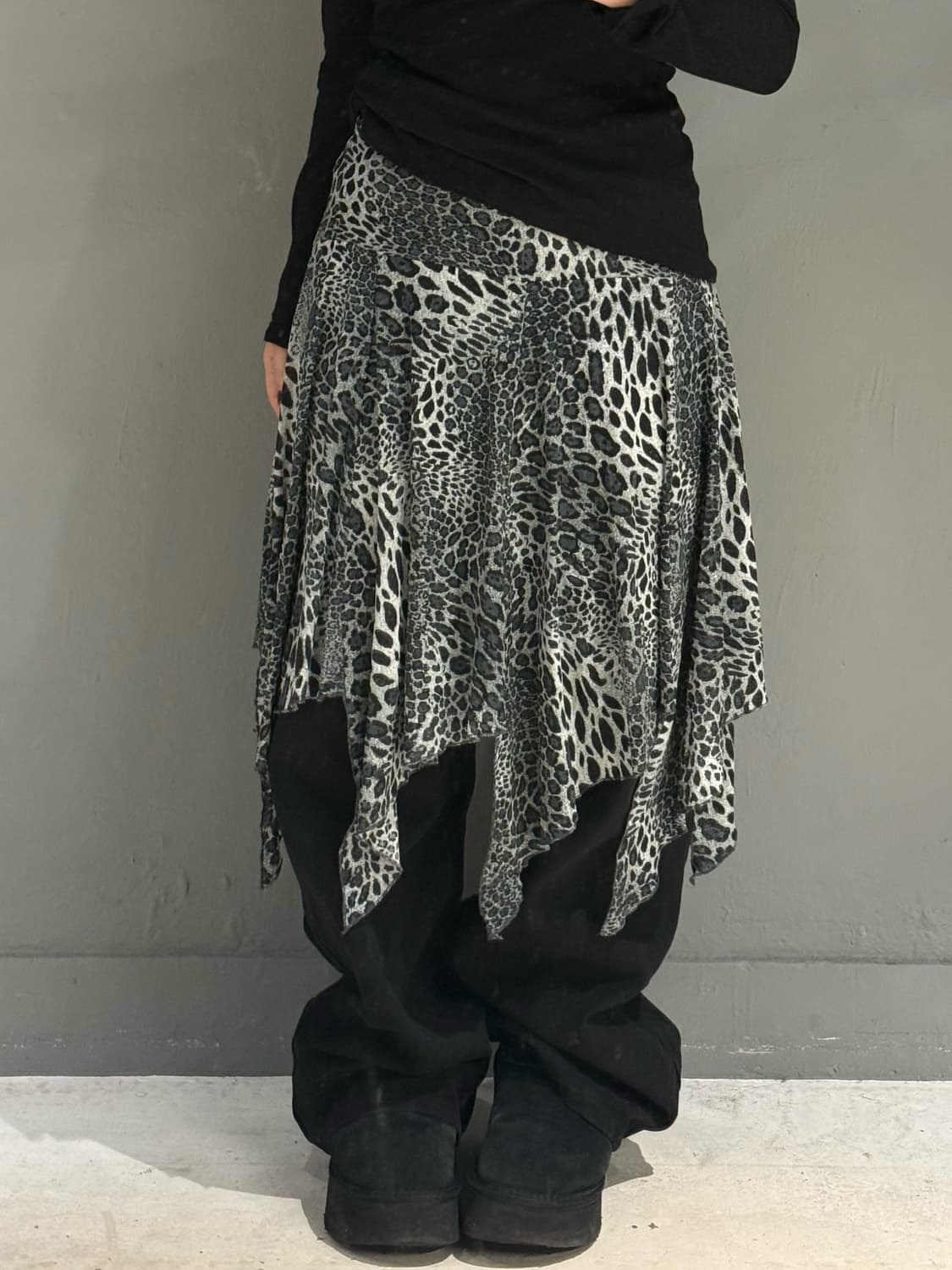 leopard diagonal cutting detail skirt 상품이미지2