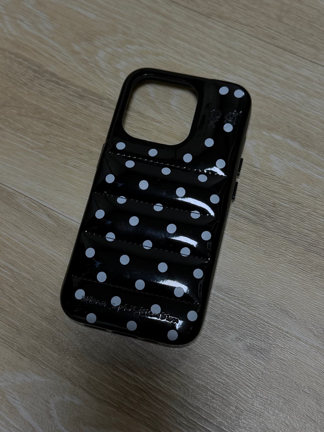 어반소피스티케이션 아이폰 15프로 케이스 상품이미지1