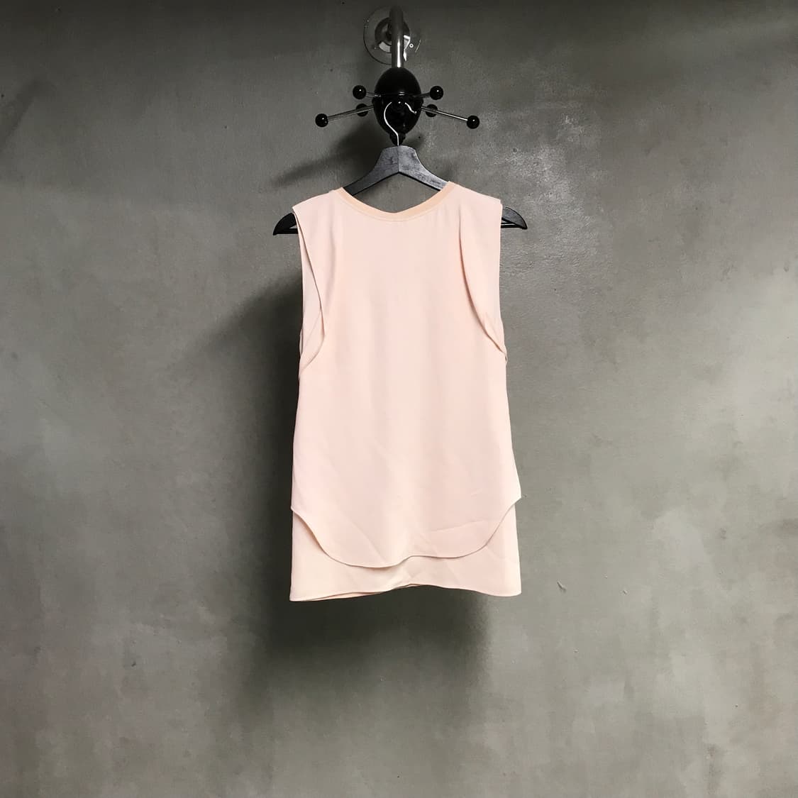 끌로에 슬리브리스 블라우스 핑크 75(W) 상품이미지7