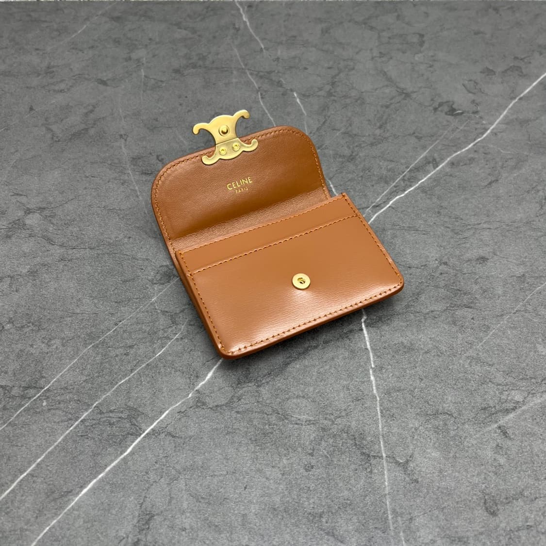 플랩 트리옹프 카드 지갑 - 샤이니 카프스킨(브론즈)
 상품이미지10