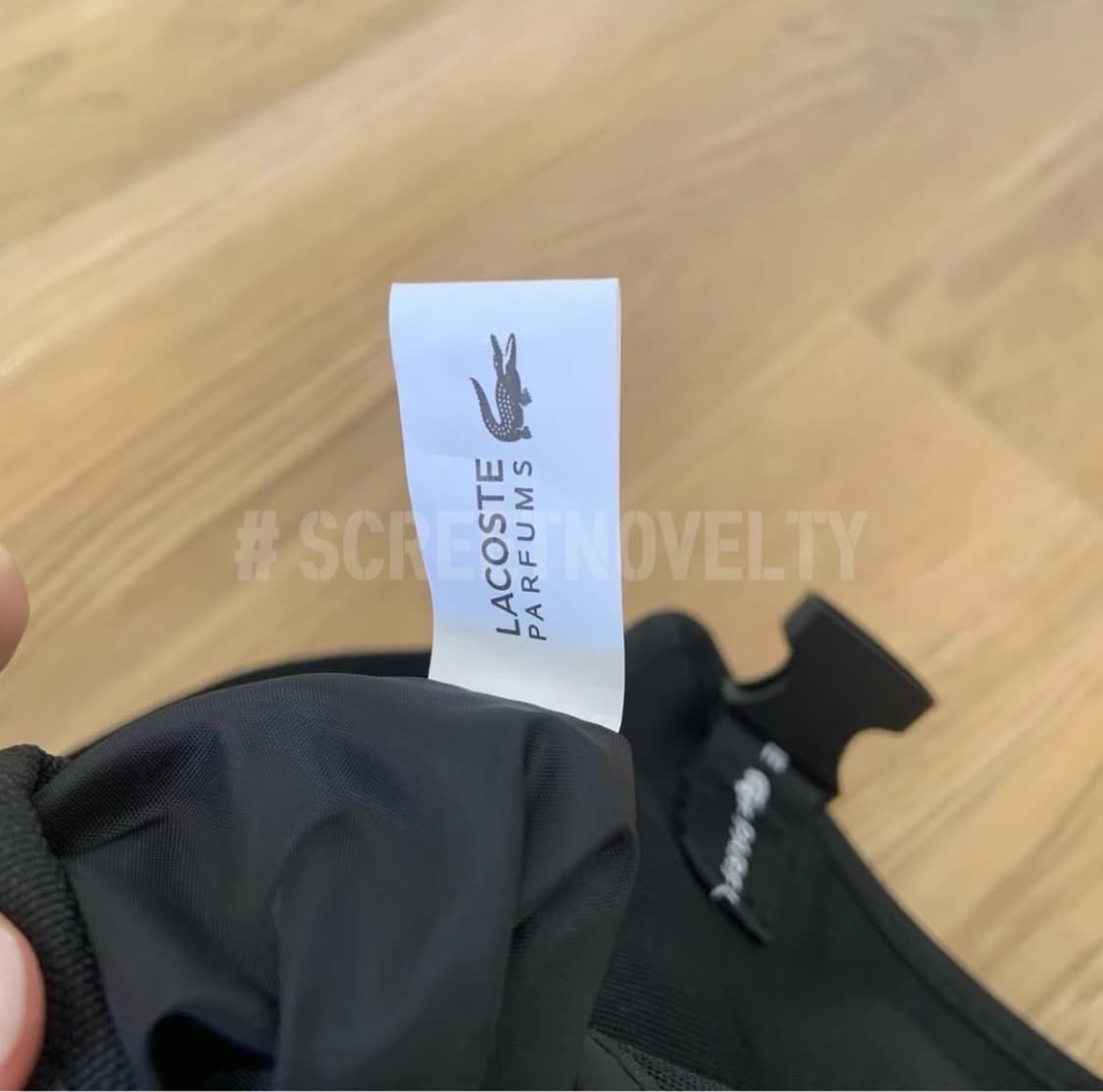  라코스테 퍼퓸 크로스바디백 메신저백 블랙 상품이미지9