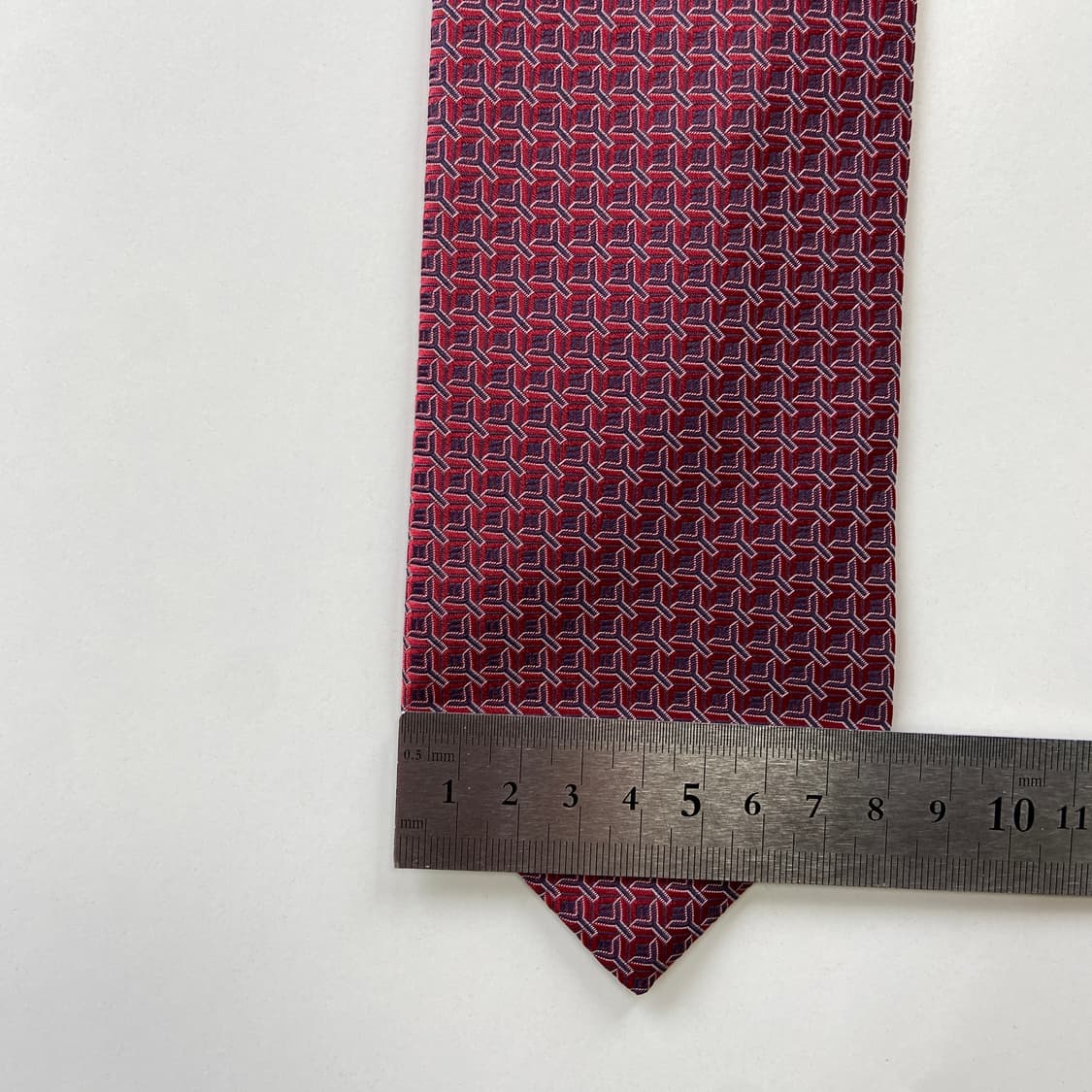신형라벨 입생로랑(YSL) 모노그램 명품 정품 넥타이7.9cm 상품이미지8