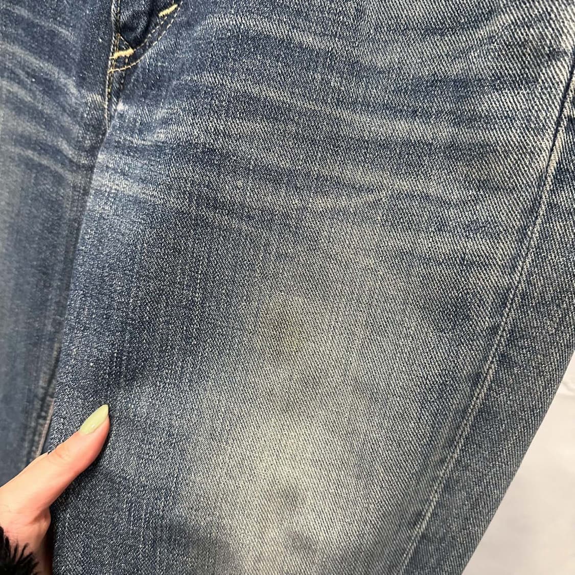 LEE 워싱 데님 팬츠 레귤러 스트레이트 핏 백 패치 로고 디테일 중청 상품이미지6