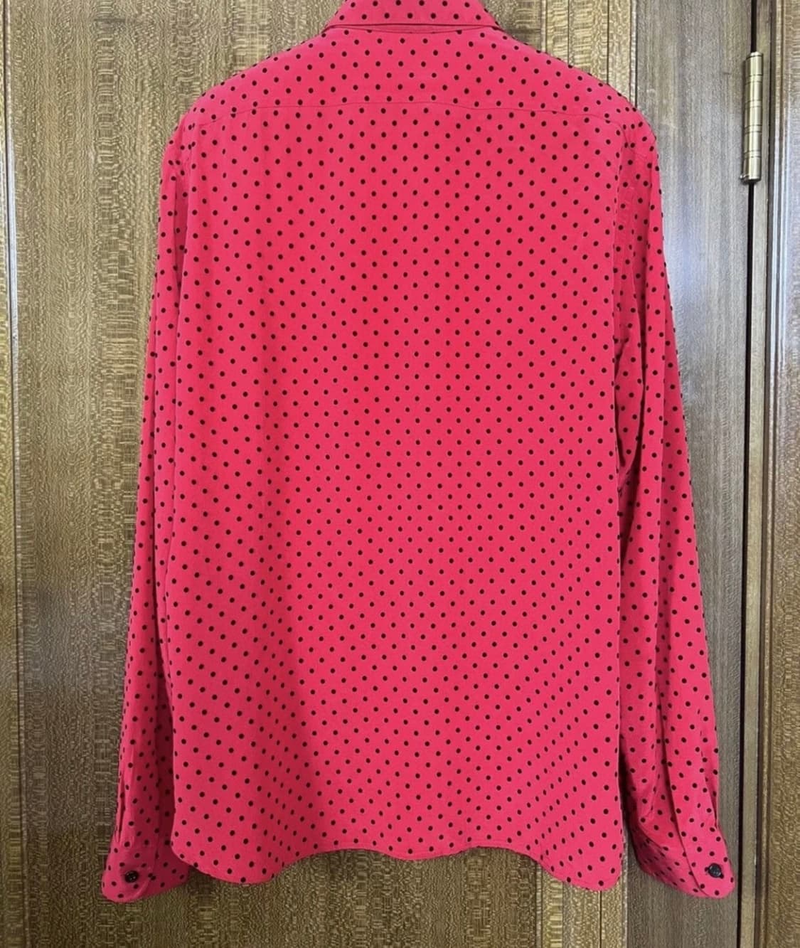 [BTS 진님 착용] 생로랑 21AW 레드 도트 실크 셔츠 상품이미지3