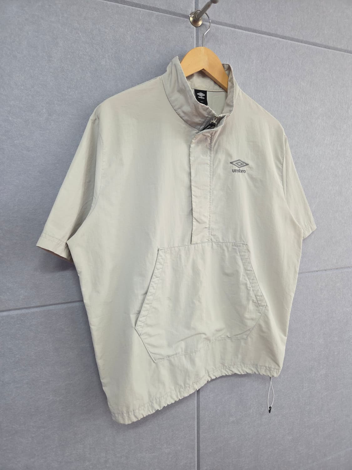 엄브로(UMBRO) 우븐 하프집업 반팔 아노락 상품이미지2