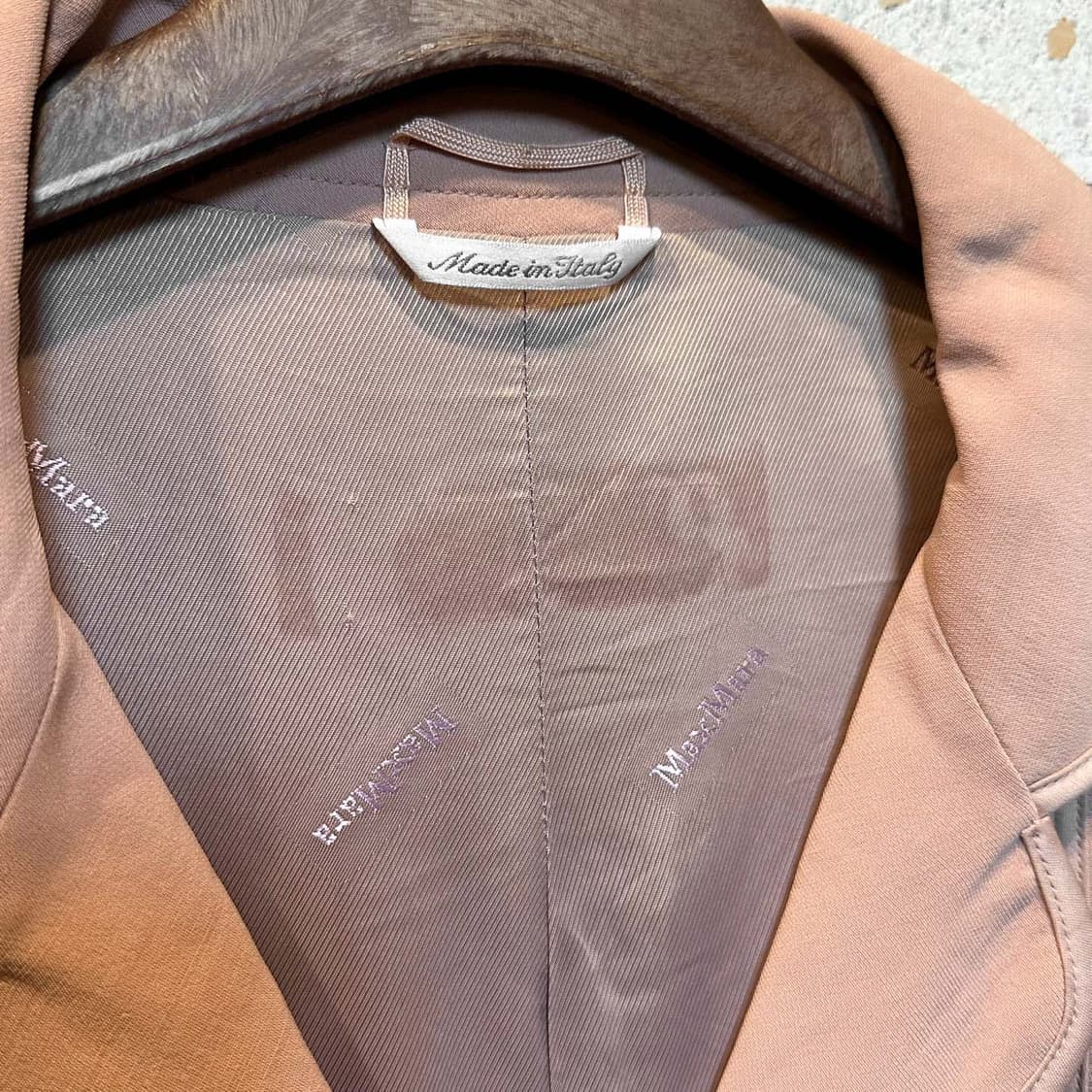 막스마라 싱글 블레이저 자켓 파이핑 쓰리버튼 디테일 핑크 상품이미지5