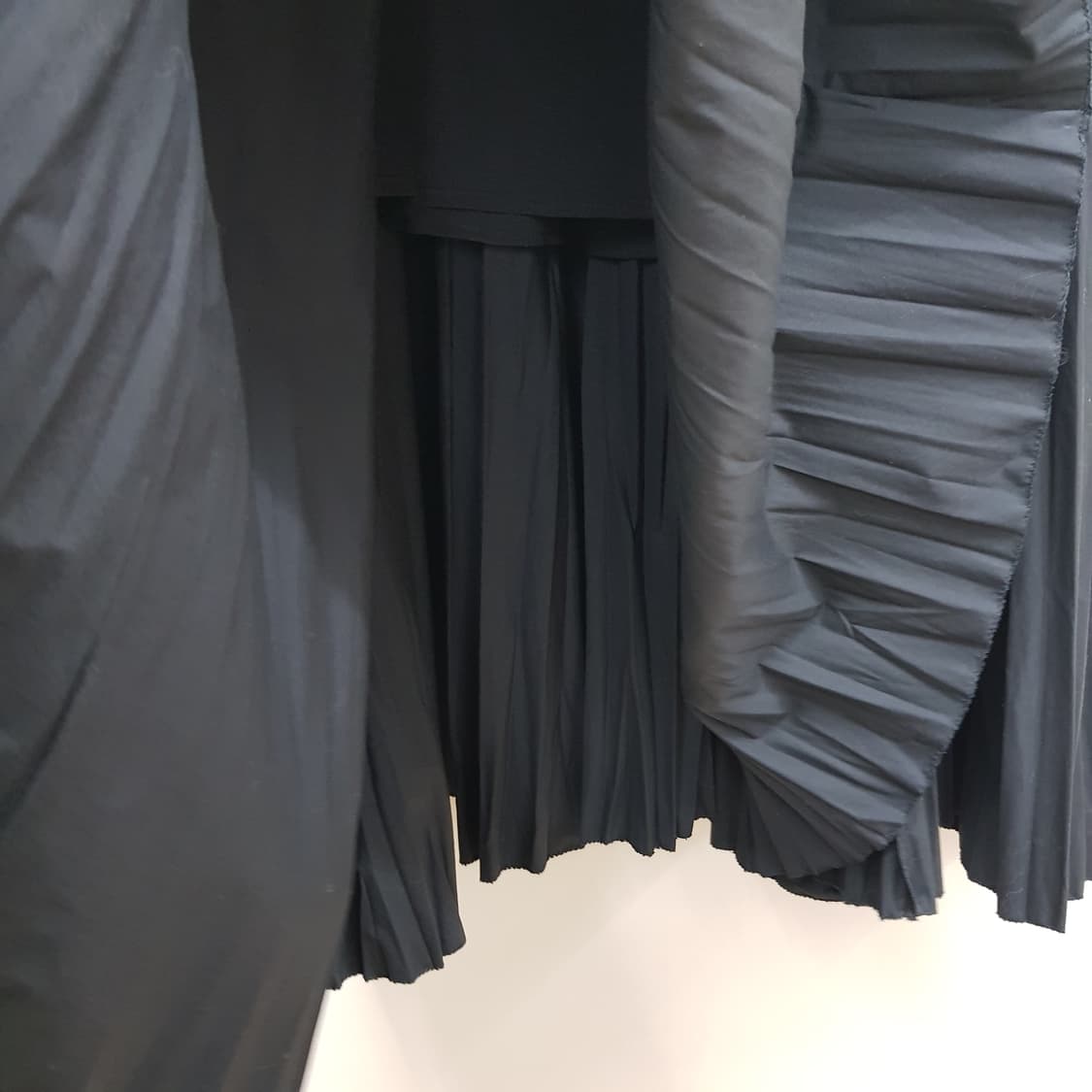 한섬 타임 2022 플리츠 밴딩 롱 스커트 64-94사이즈 상품이미지3