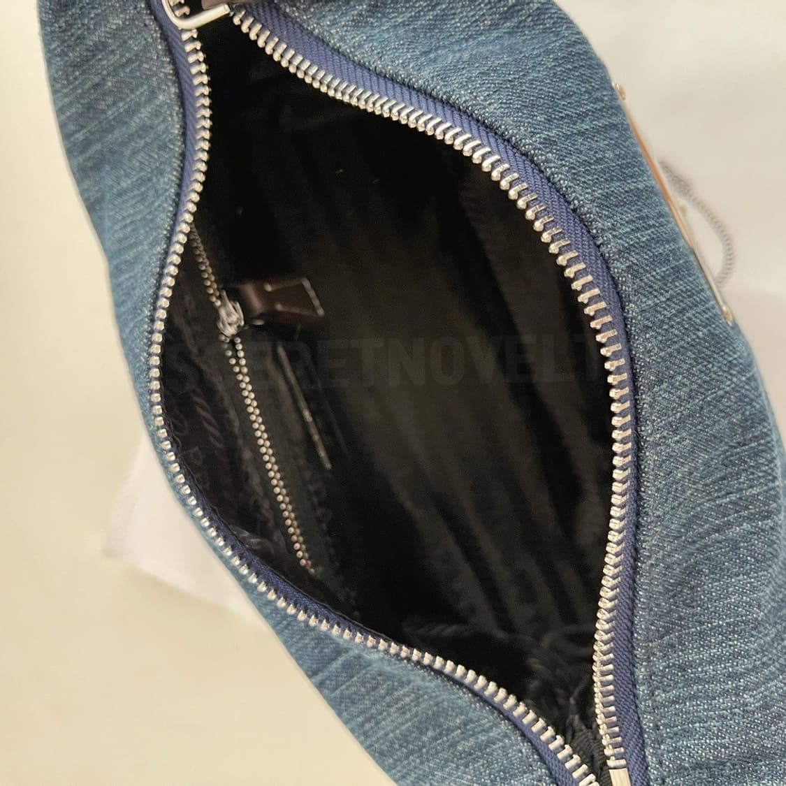 프라다 데님 체인 숄더 크로스 백 무배 상품이미지8