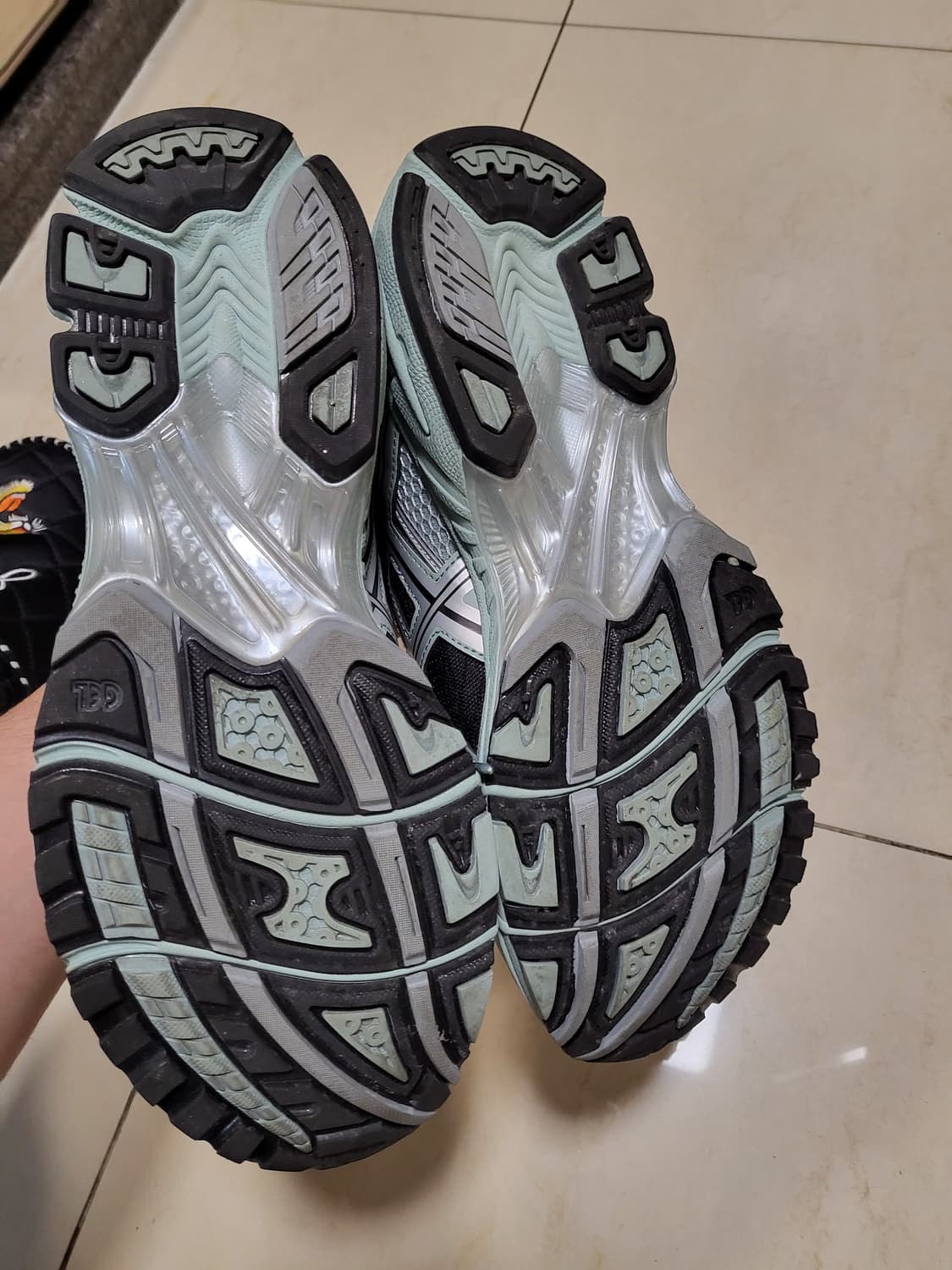 아식스 젤 님버스 10.1 오션 헤이즈 퓨어 실버 280 상품이미지6