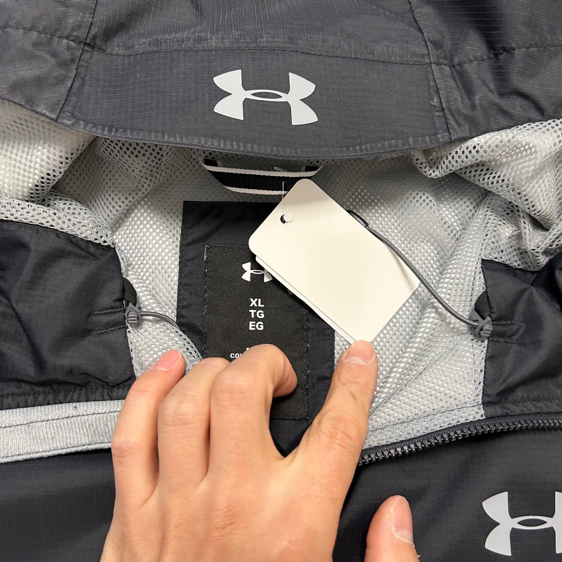 언더아머 바람막이 상품이미지3