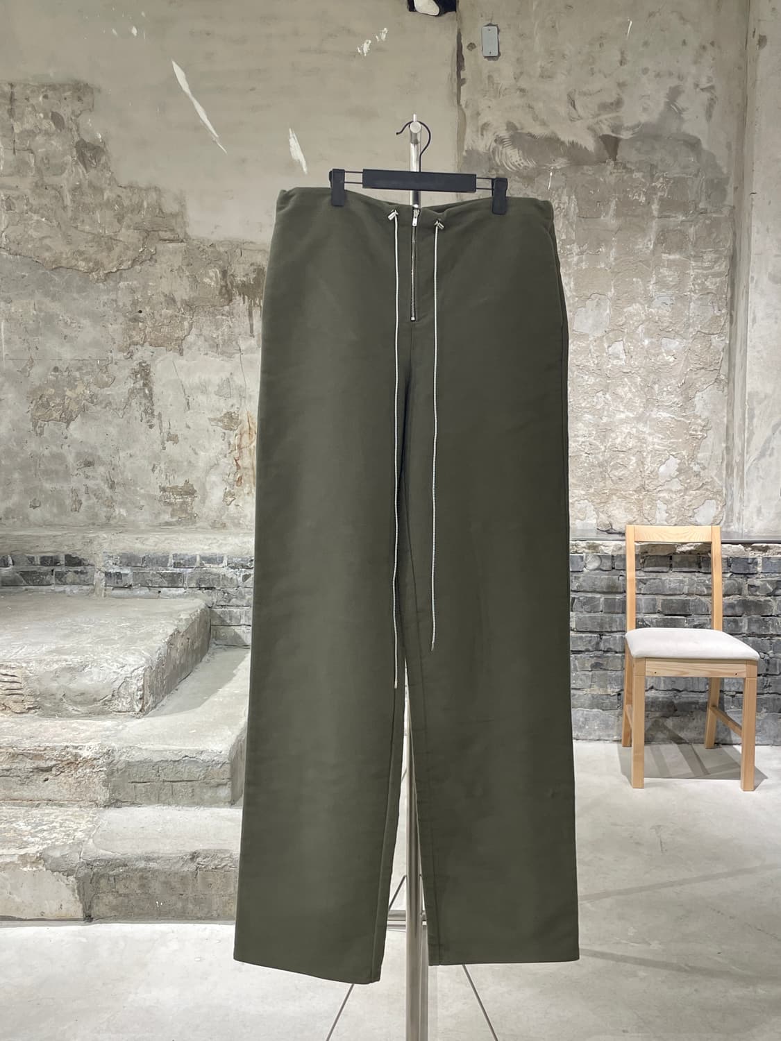 애프터홈워크 카키 스트링 스웻 팬츠 상품이미지1