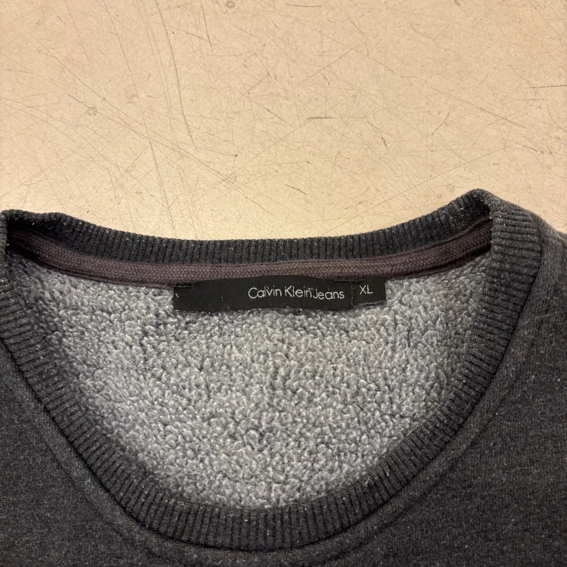 캘빈클라인진스 빅로고 맨투맨 상품이미지3