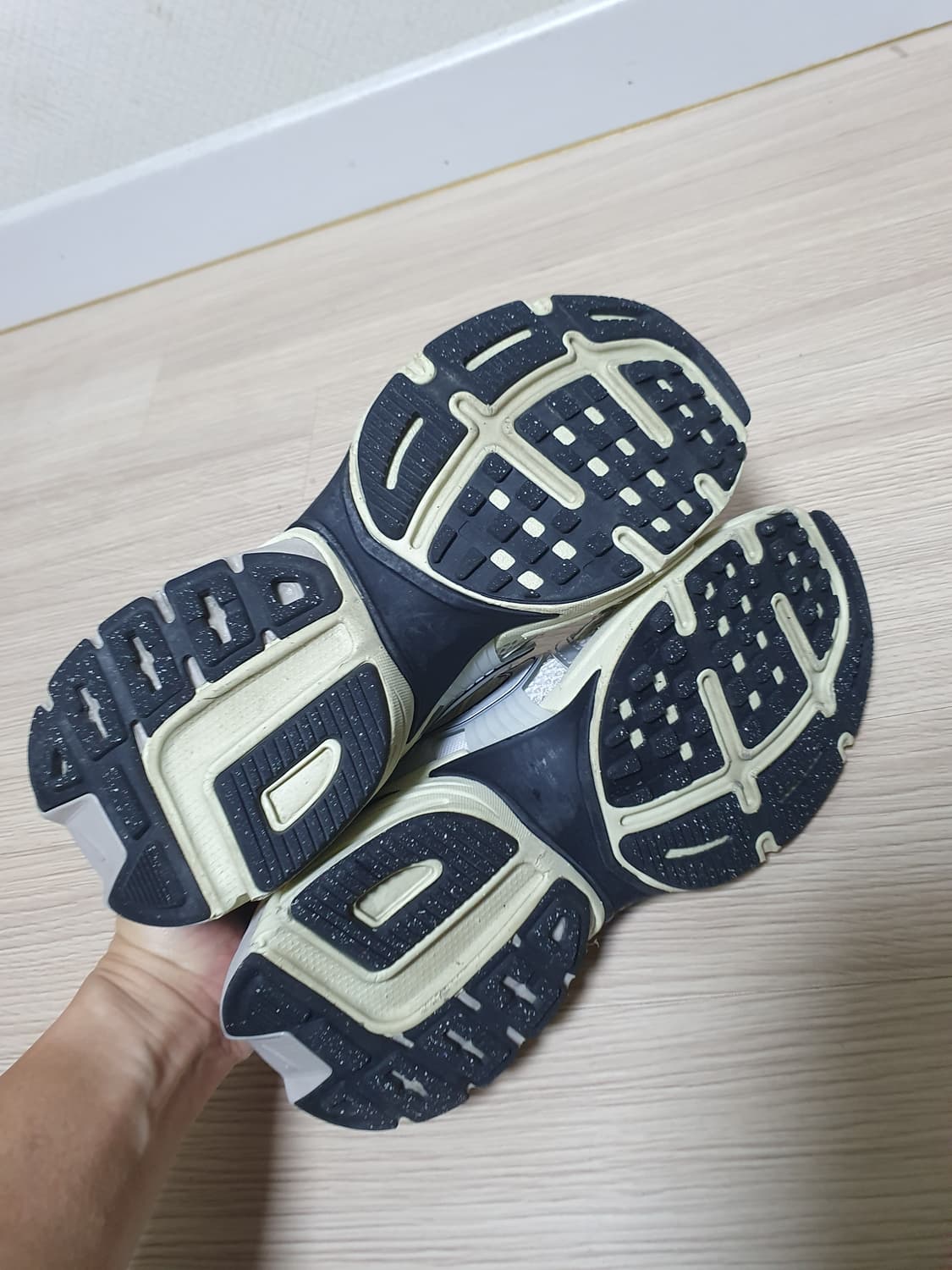 나이키 v2k 런 운동화 235 상품이미지7