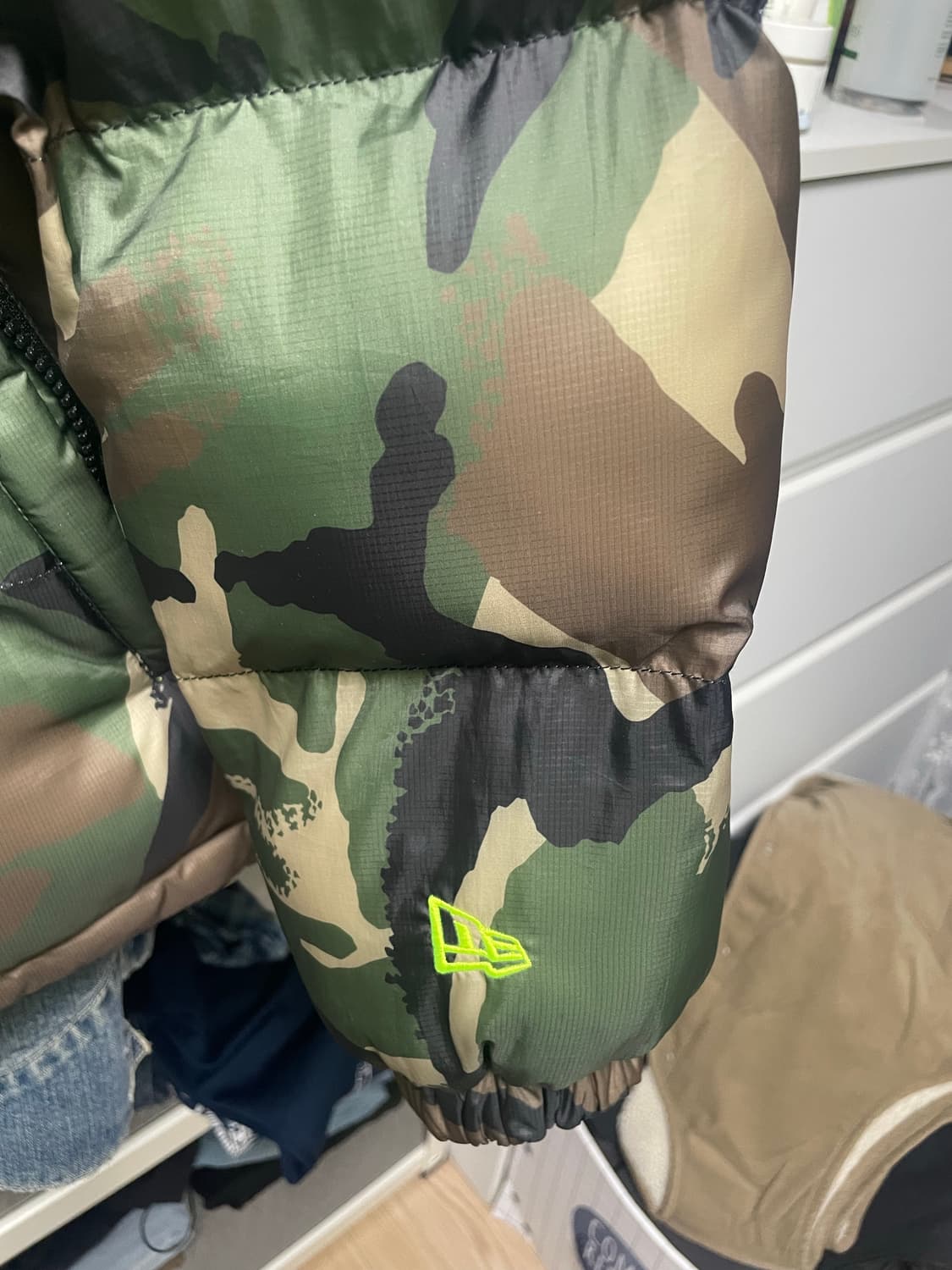 뉴에라 카모 리버시블 패딩 700 105사이즈 상품이미지6