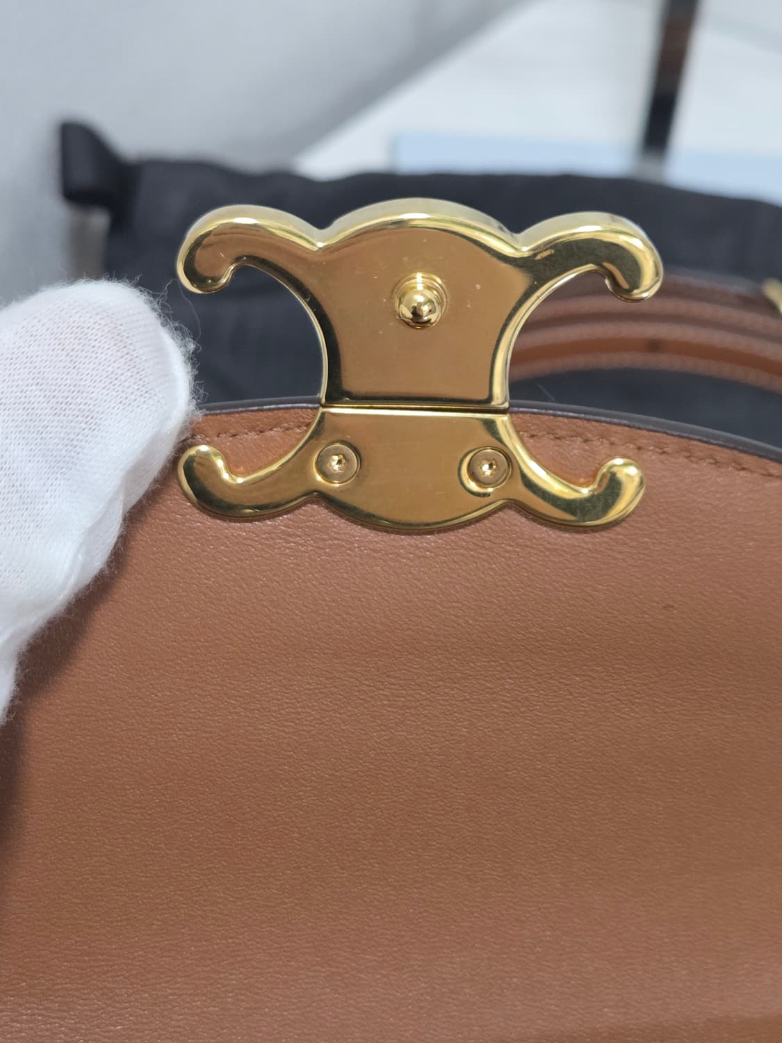 [새상품급] 셀린느 트리오페 클레아 미니 베사체 Tan 상품이미지8