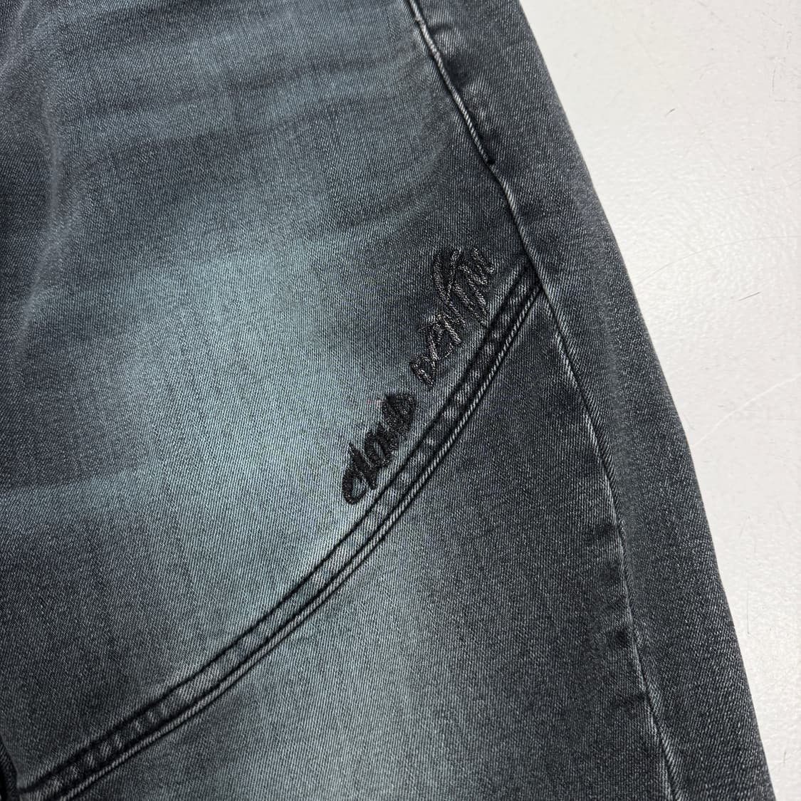 클라우드 72 스컬 해골 자수 새깅 락 펑크 바이커 데님팬츠 상품이미지5