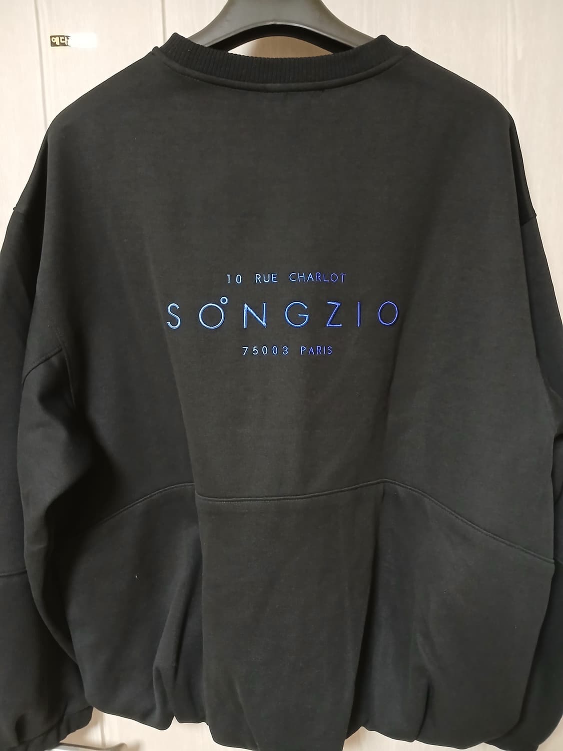 송지오옴므 파리오리진 백로고 스웻셔츠 맨투맨 48 블랙 새상품 상품이미지3