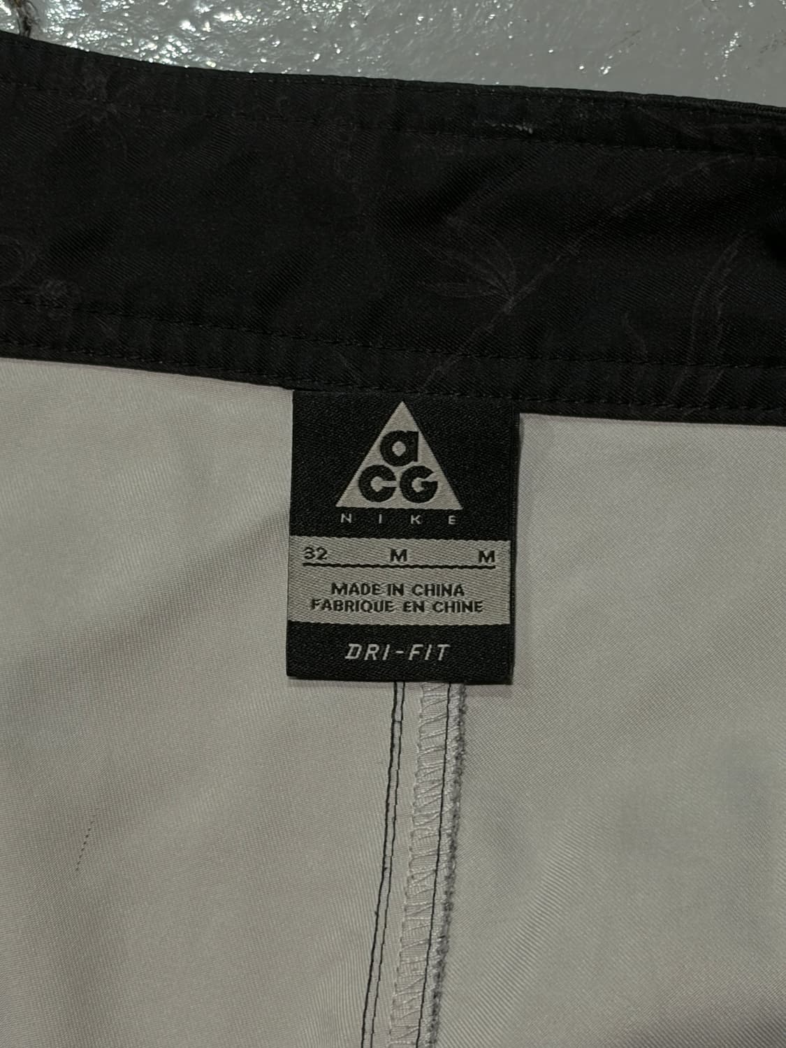 Nike ACG (나이키) 블랙 패턴 반바지 상품이미지4