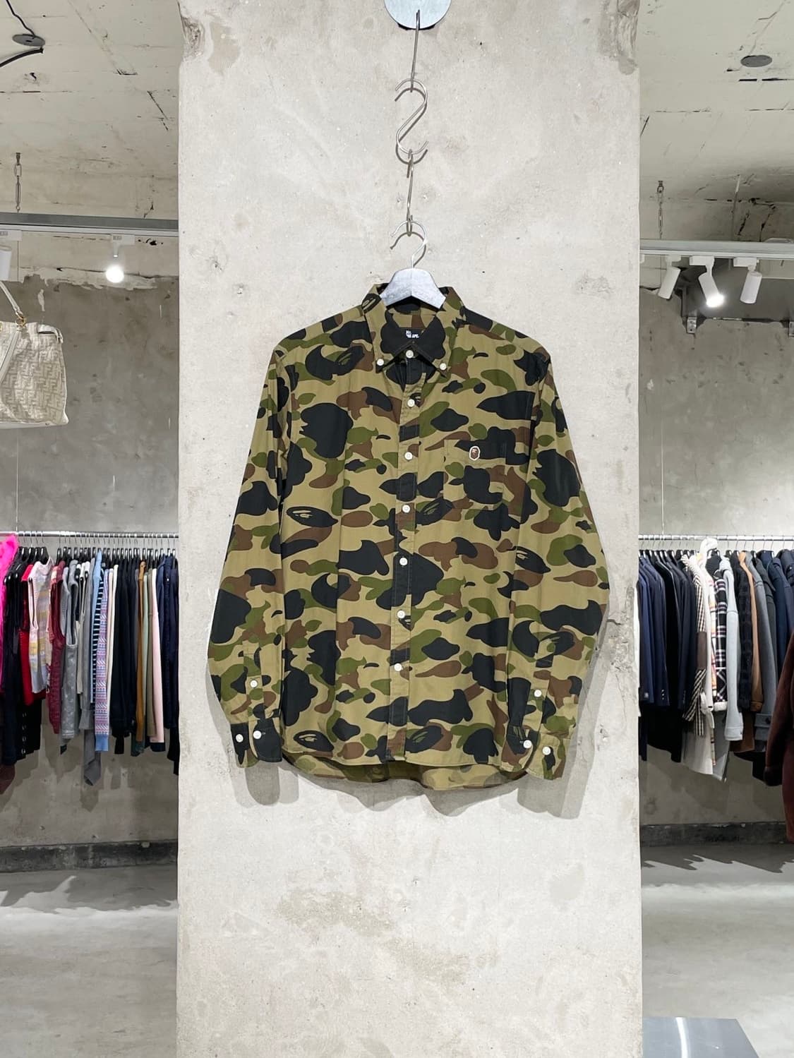 베이프 카모 싱글 포켓 사루 버튼다운 카라 셔츠 상품이미지1