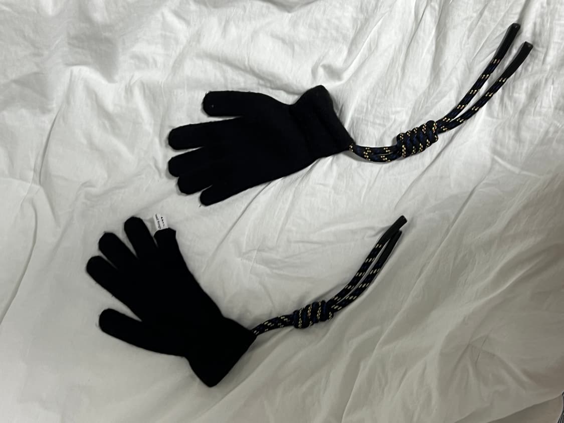 아더에러 장갑 crumple glove 상품이미지4