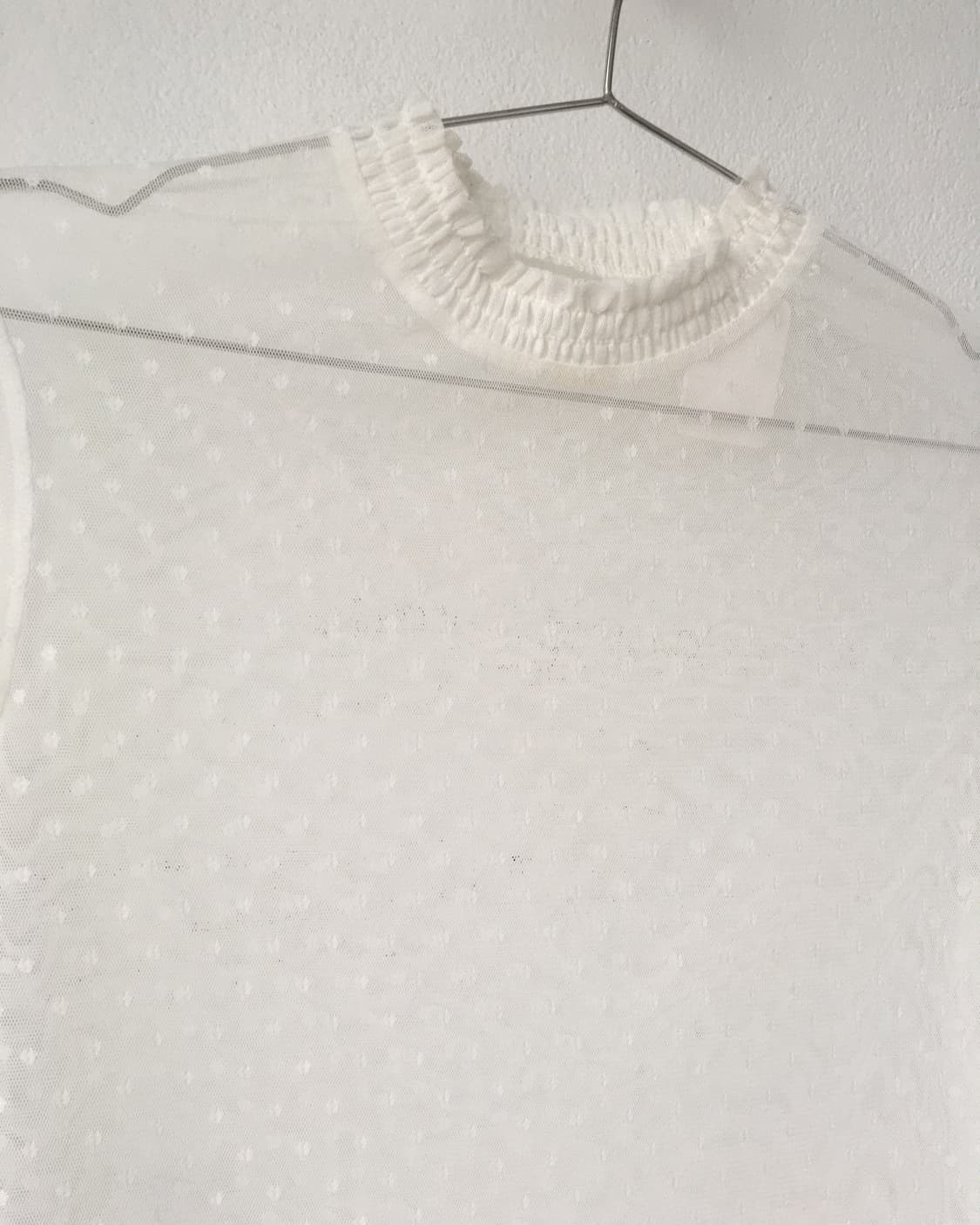 Dot pattern high neck see through sleeve 상품이미지2