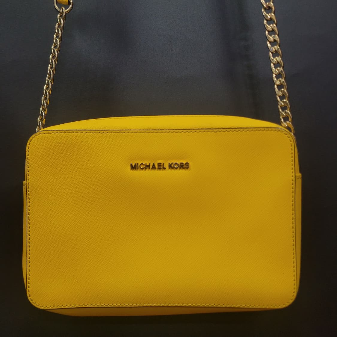 MICHAEL KORS 마이클 코어스 옐로우 체인 크로스백 상품이미지2
