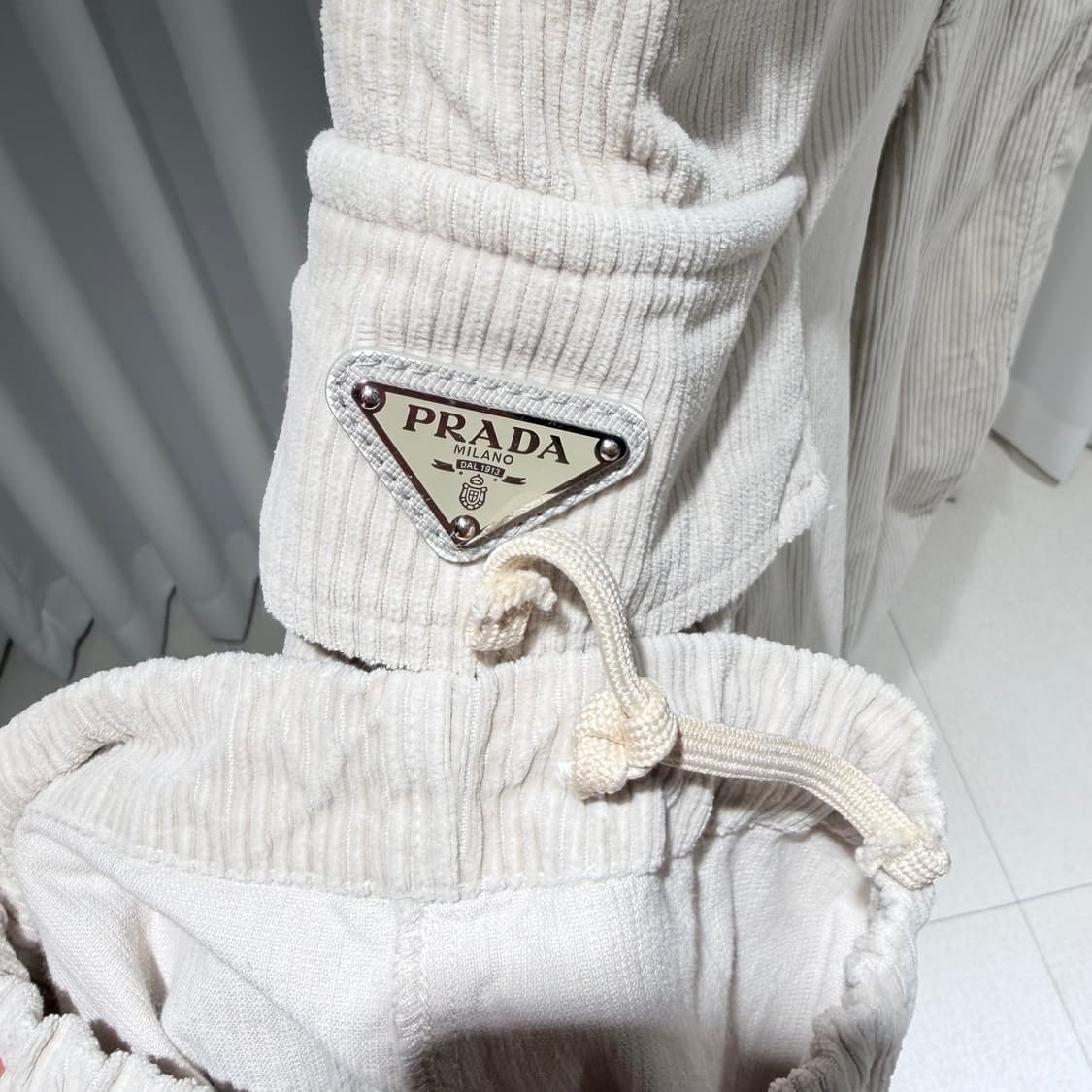 S / 프라다 로고 코듀로이 베이지 카고팬츠 상품이미지4