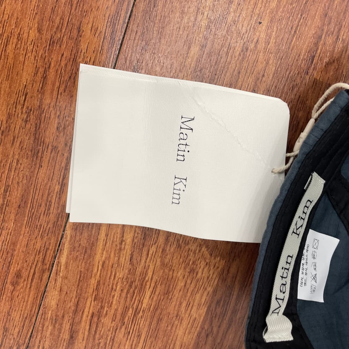 마뗑킴 로고 라벨 솔리드 캠프 캡 상품이미지3