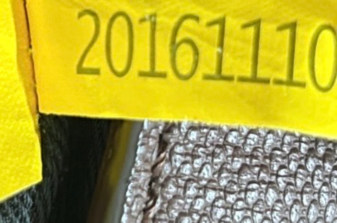 최지우 조이 가방 ) 만다리나덕 브라운 색상 크로스백 상품이미지6