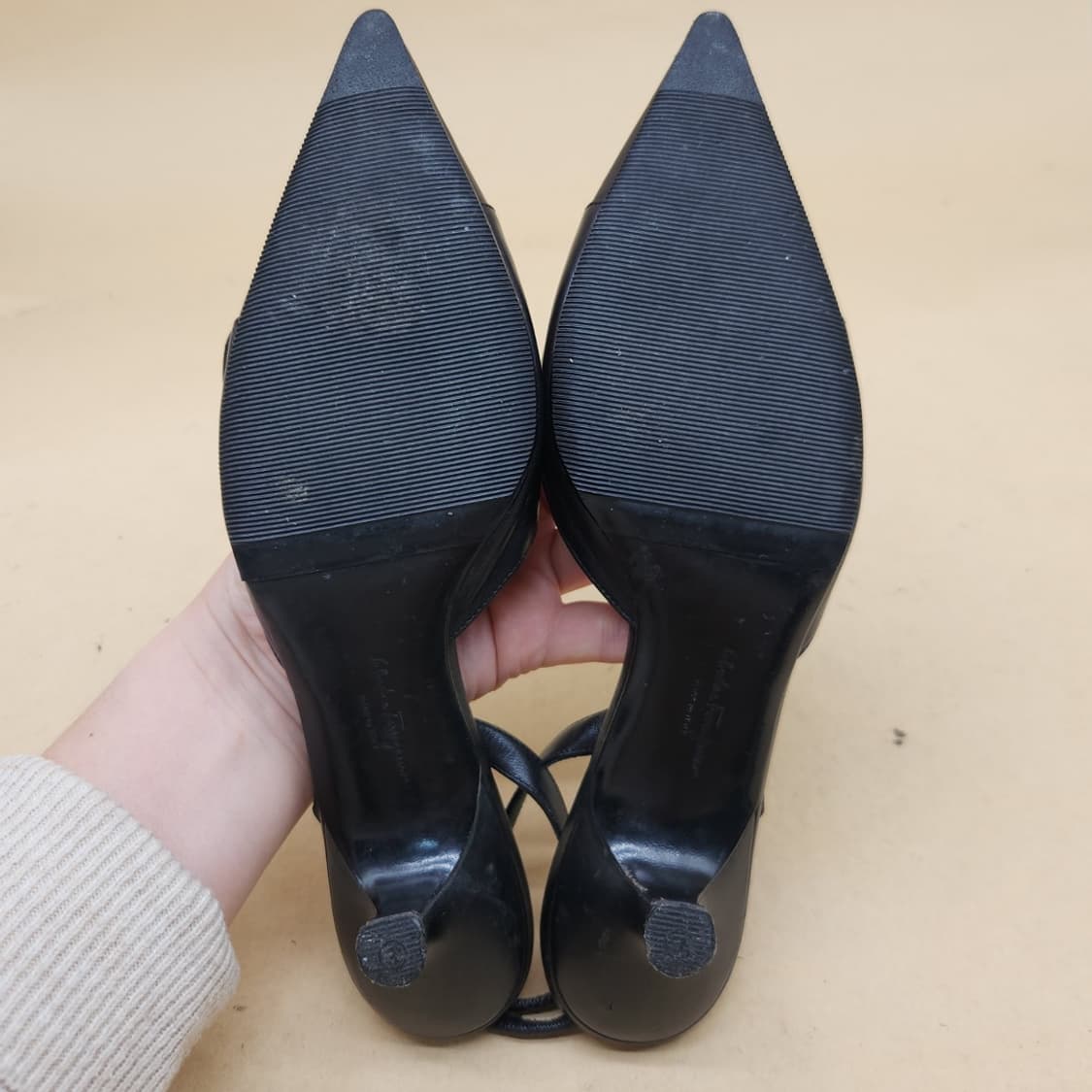 페라가모 여성 슬링백 힐 실235 상품이미지3