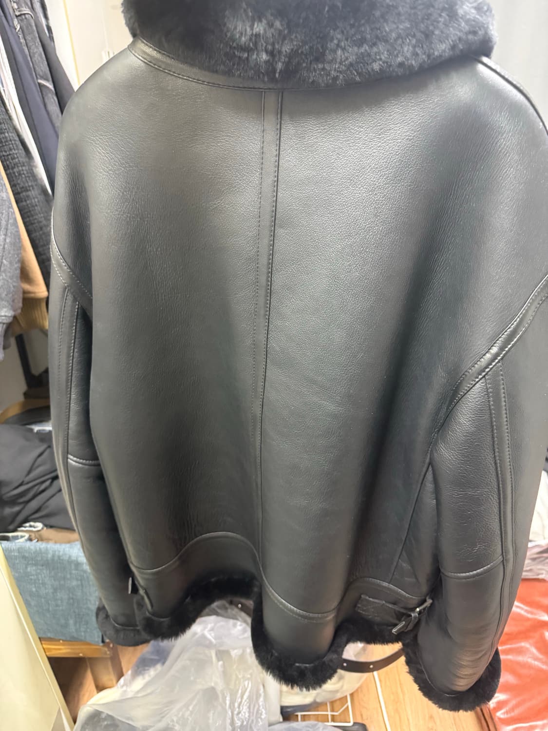 도프제이슨 오버사이즈 리얼 무스탕 블랙 L사이즈 팔아요. 상품이미지8